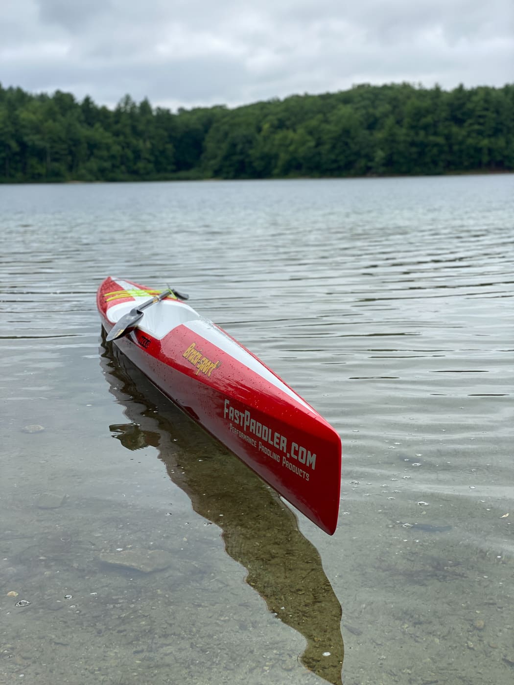 Nelo 550 Review, an image of the Red 550 L model at Walden Pond