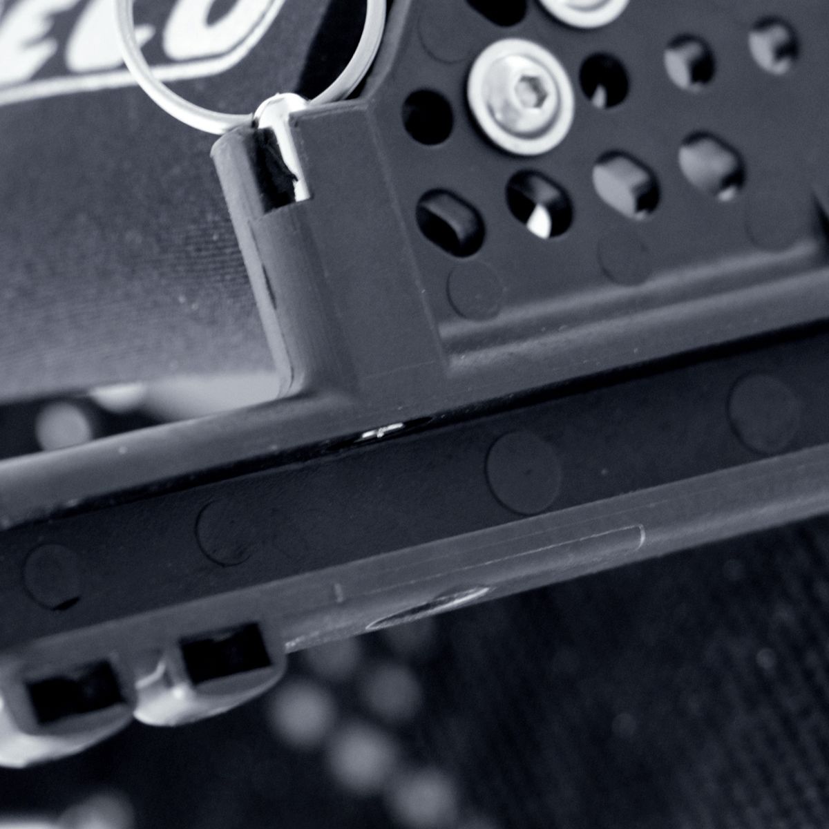 nelo-surfski-carbon-footplate-adj-detail Details of Nelo Carbon footplate
